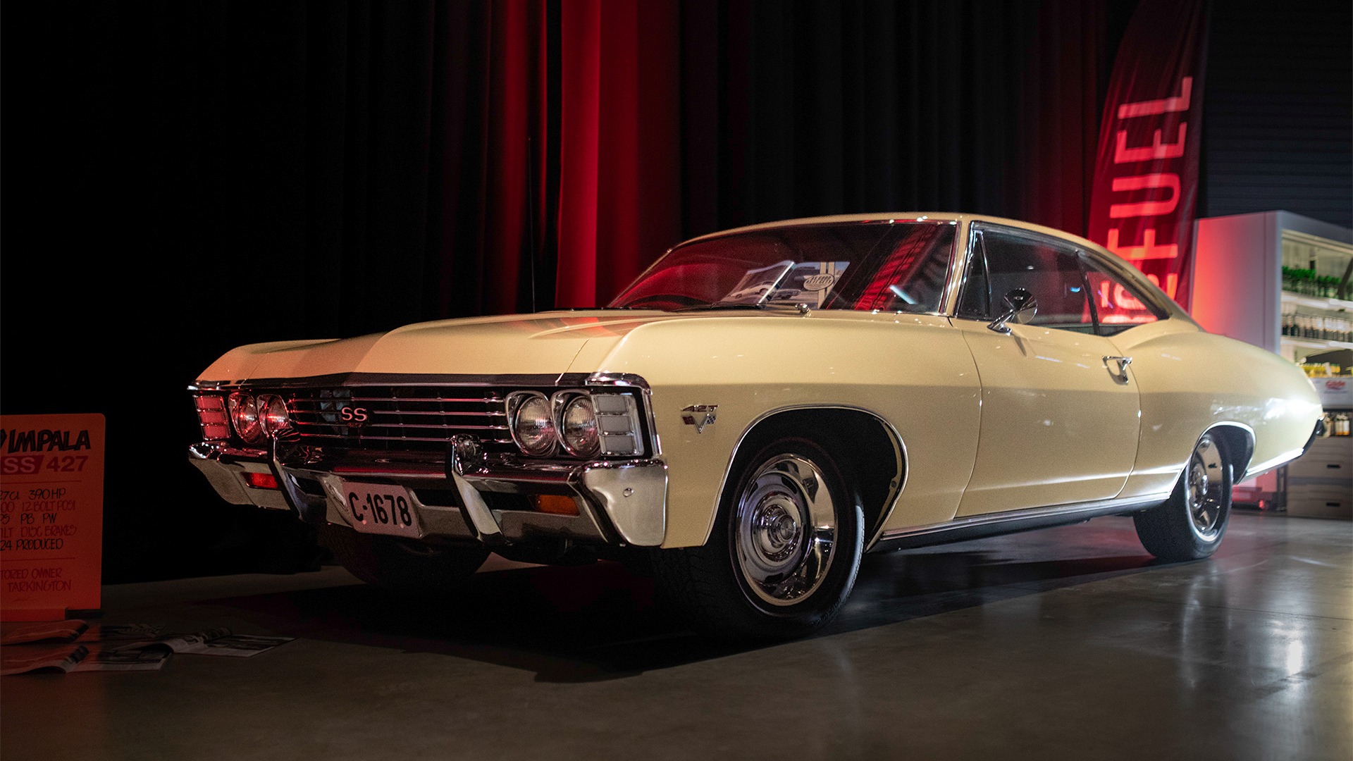 Peer Tarkingtons strøkne 1967 Chevrolet Impala SS 427 fikk vi låne til konferansen.