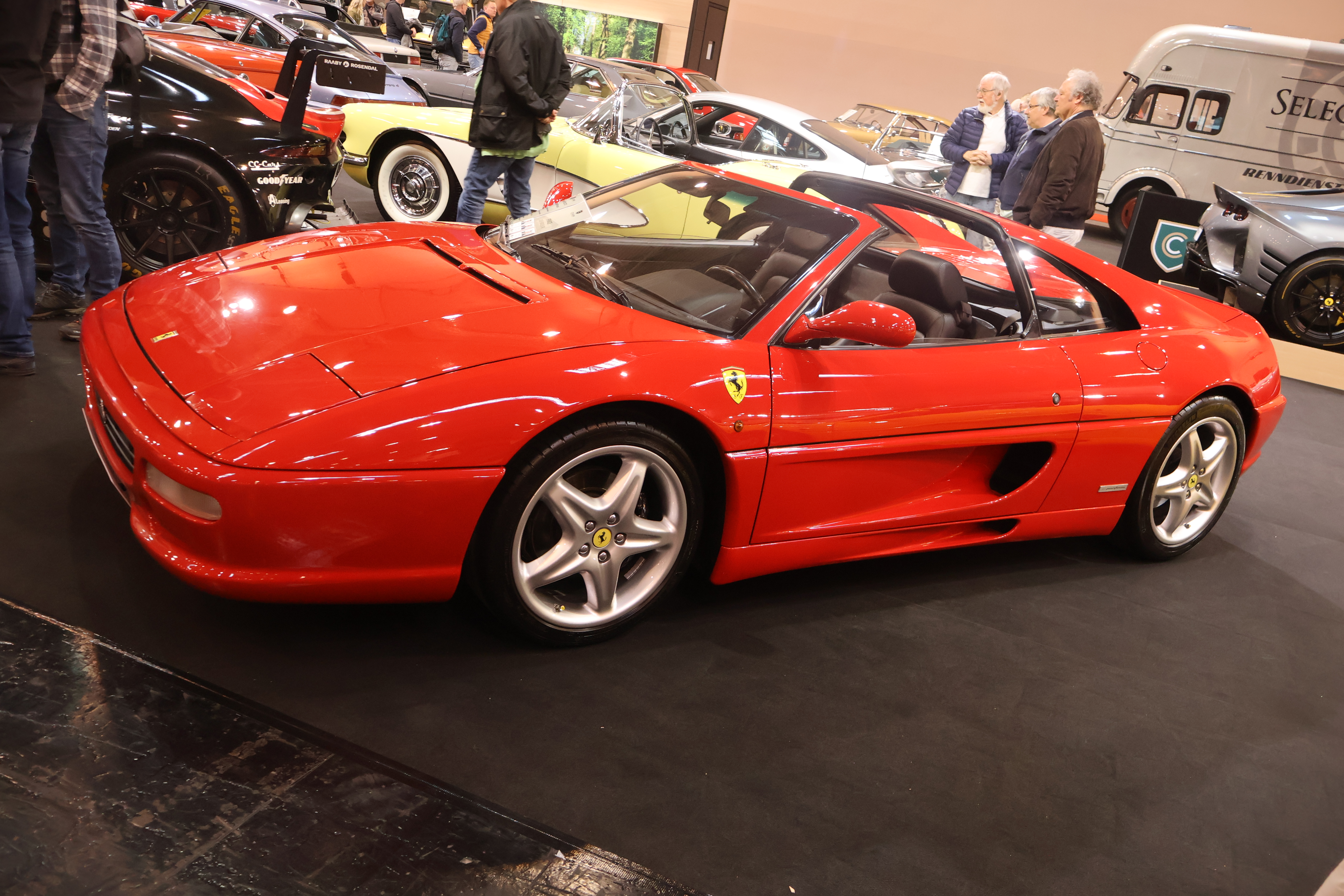 Nydelig Ferrari F355 GTS til salgs for 170.000 Euro. 