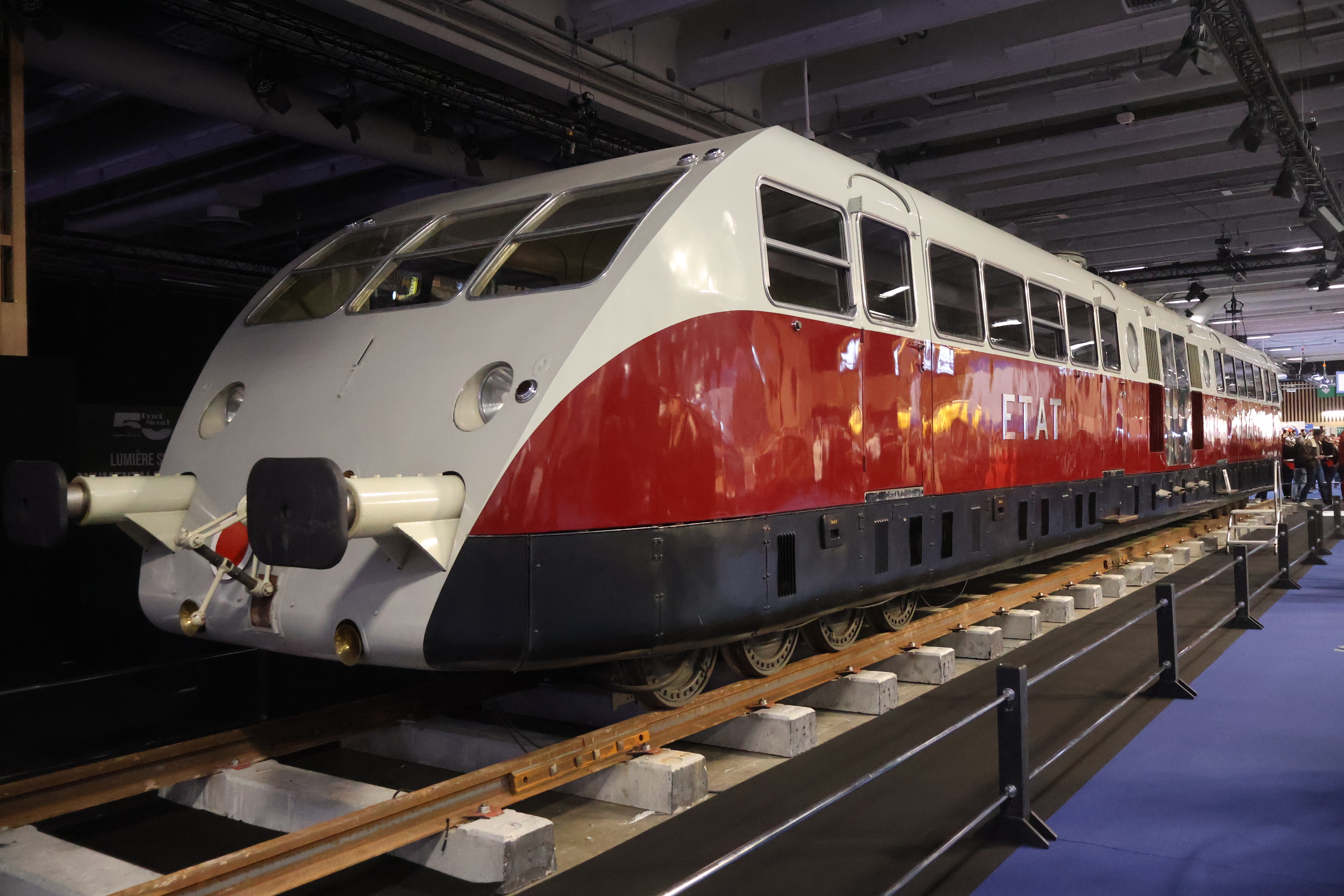 Bugatti Autorail som ikke var enkel å få transportert fra sin museumsplass ned til Retromobile