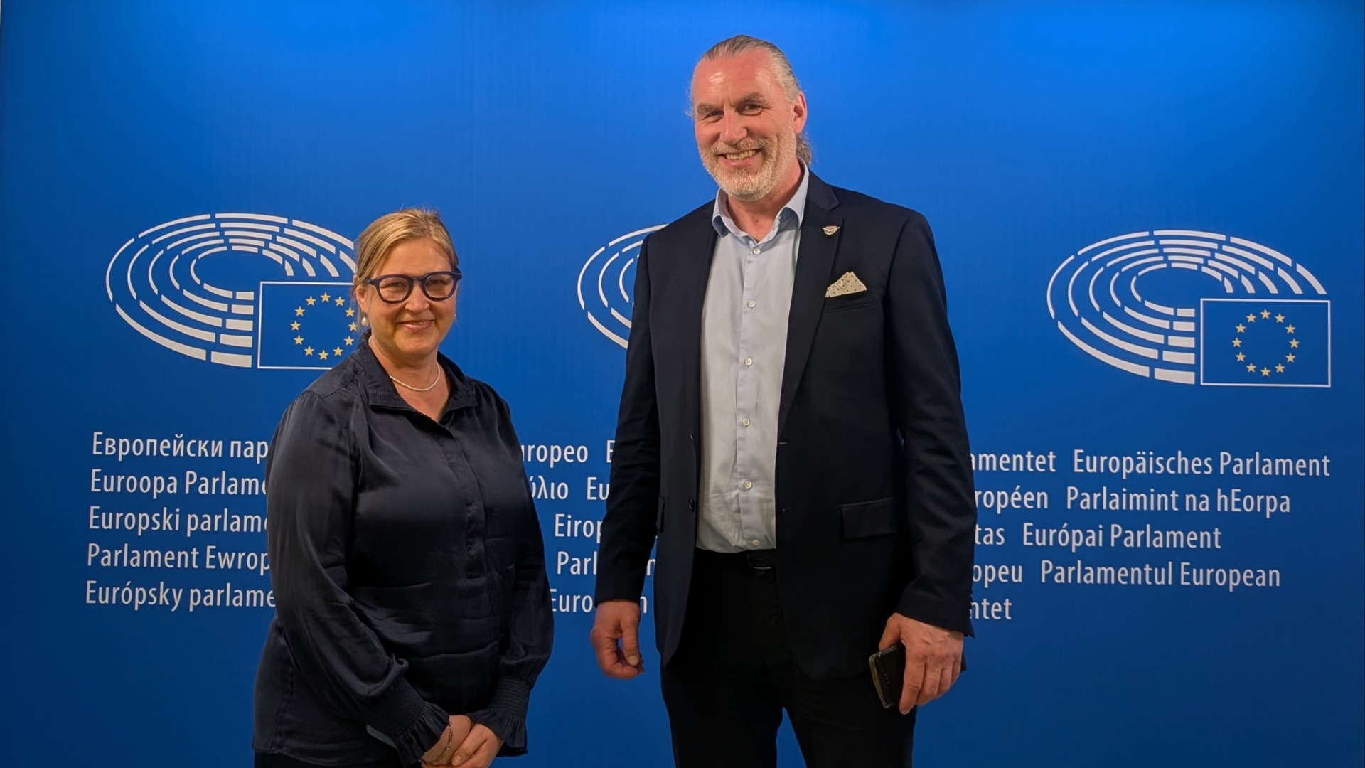 Svenske MP Karin Karlsbro og AmMCARs Johan Kristian Rud.