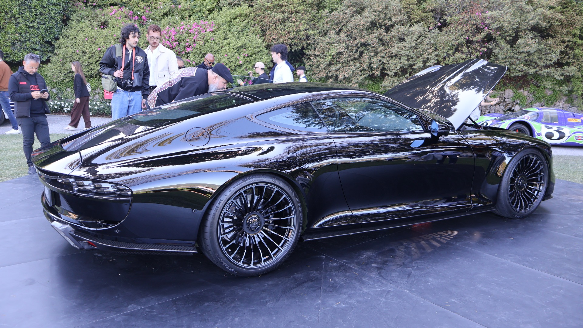 Brabus Bodo hadde verdenspremiere og er basert på en Aston Martin Vanquish.