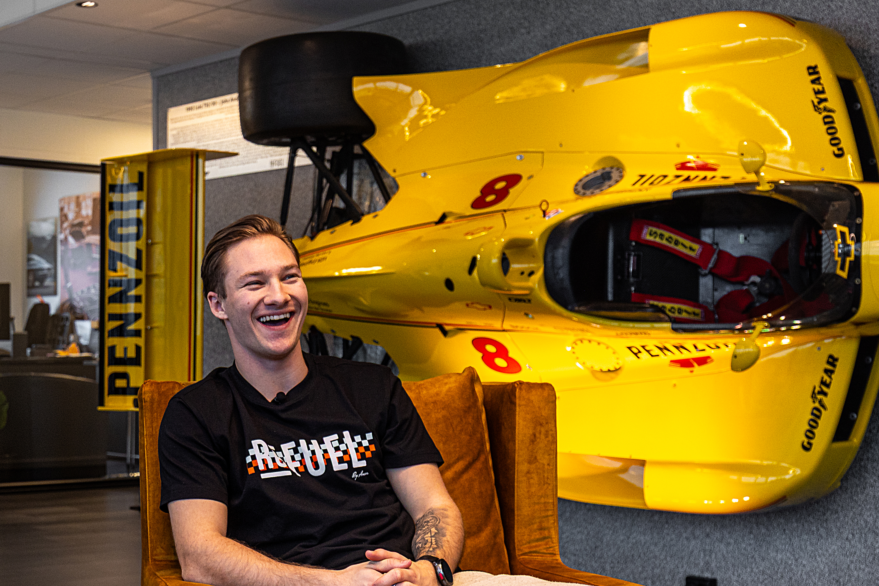 Dennis Hauger på AMCAR-senteret før årets IndyCar-sesong.