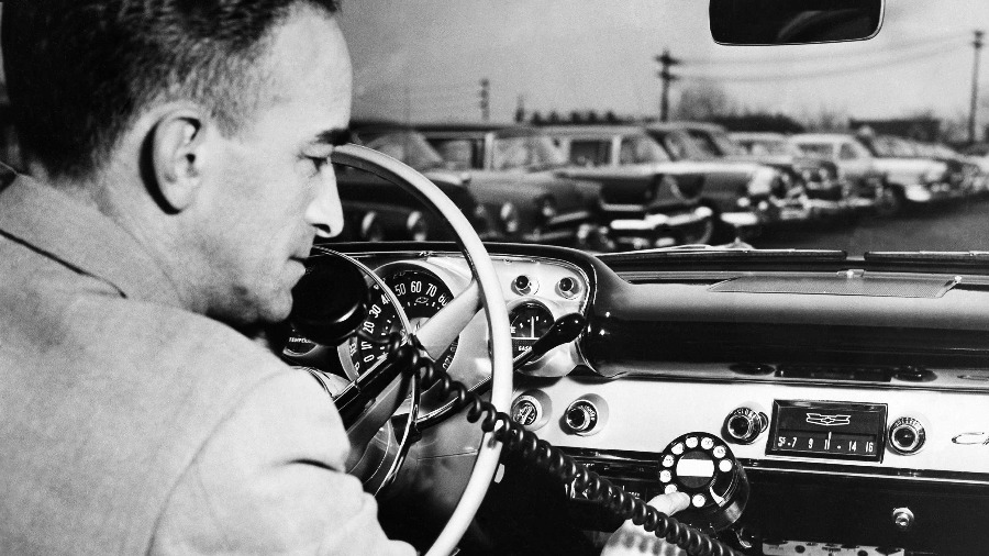 old-car-phone.jpg
