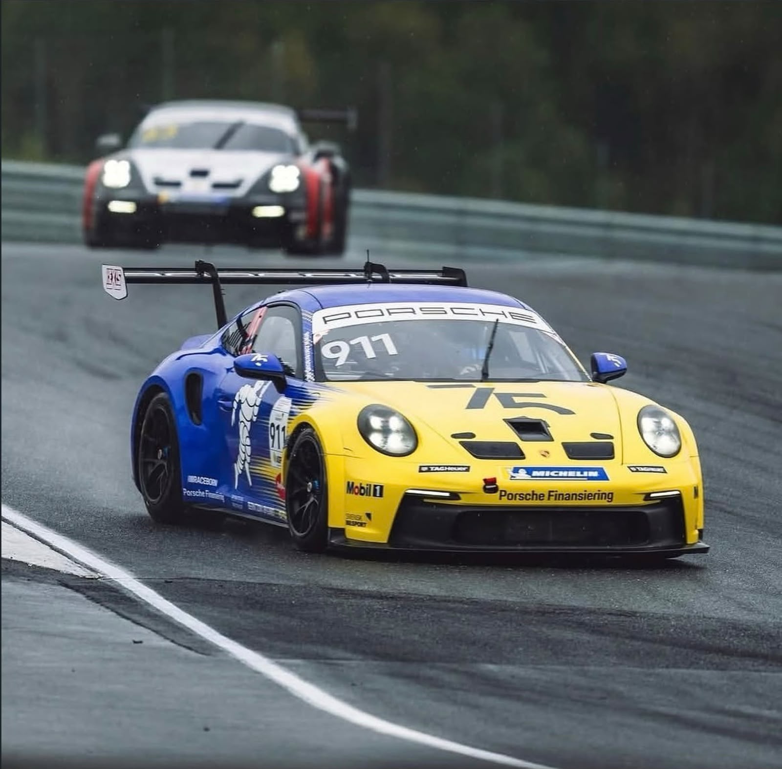 Porsche Cup med startnr. 911 Emil Gjerdrum skal kjøre under Porsche Festival