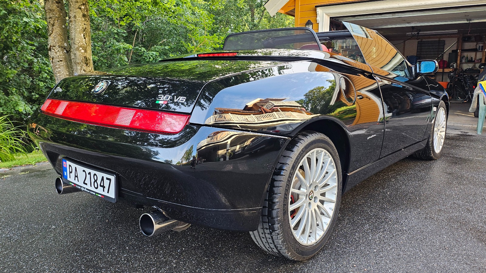 1998 Alfa Romeo 916 Spider Cab.