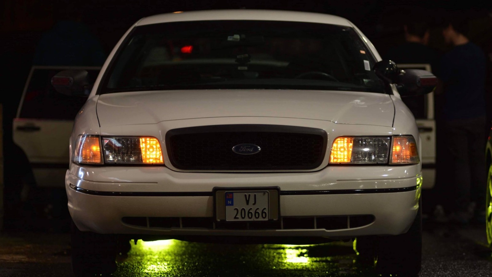 2000 Ford Crown Victoria