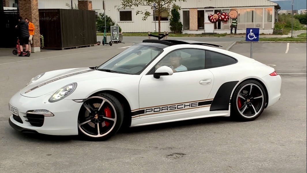 2015 Porsche 911 Carrera 4S