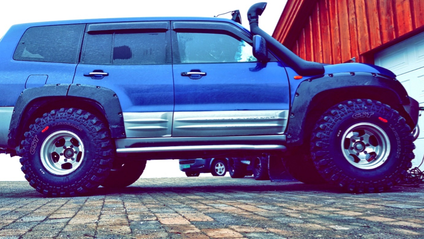 2000 Mitsubishi Pajero