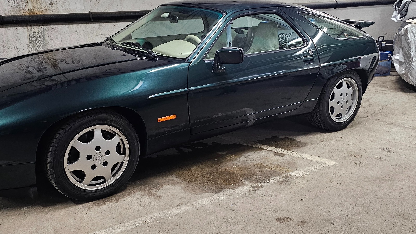 1990 Porsche 928 GT 