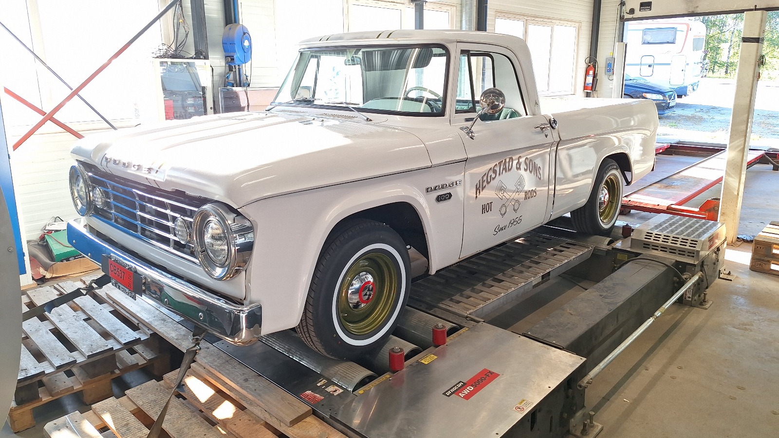 1966 Dodge D100 Sweptline 