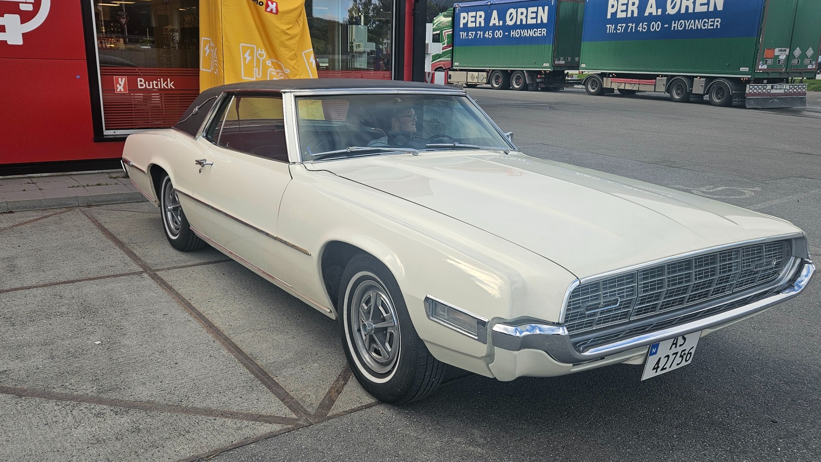 1968 Ford Thunderbird  