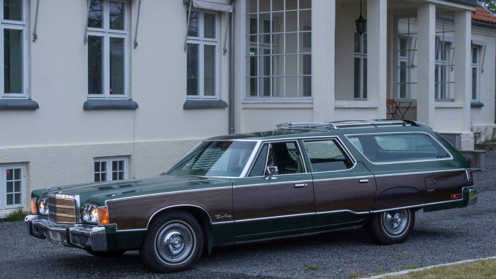1977 Chrysler Town & Country station wagon