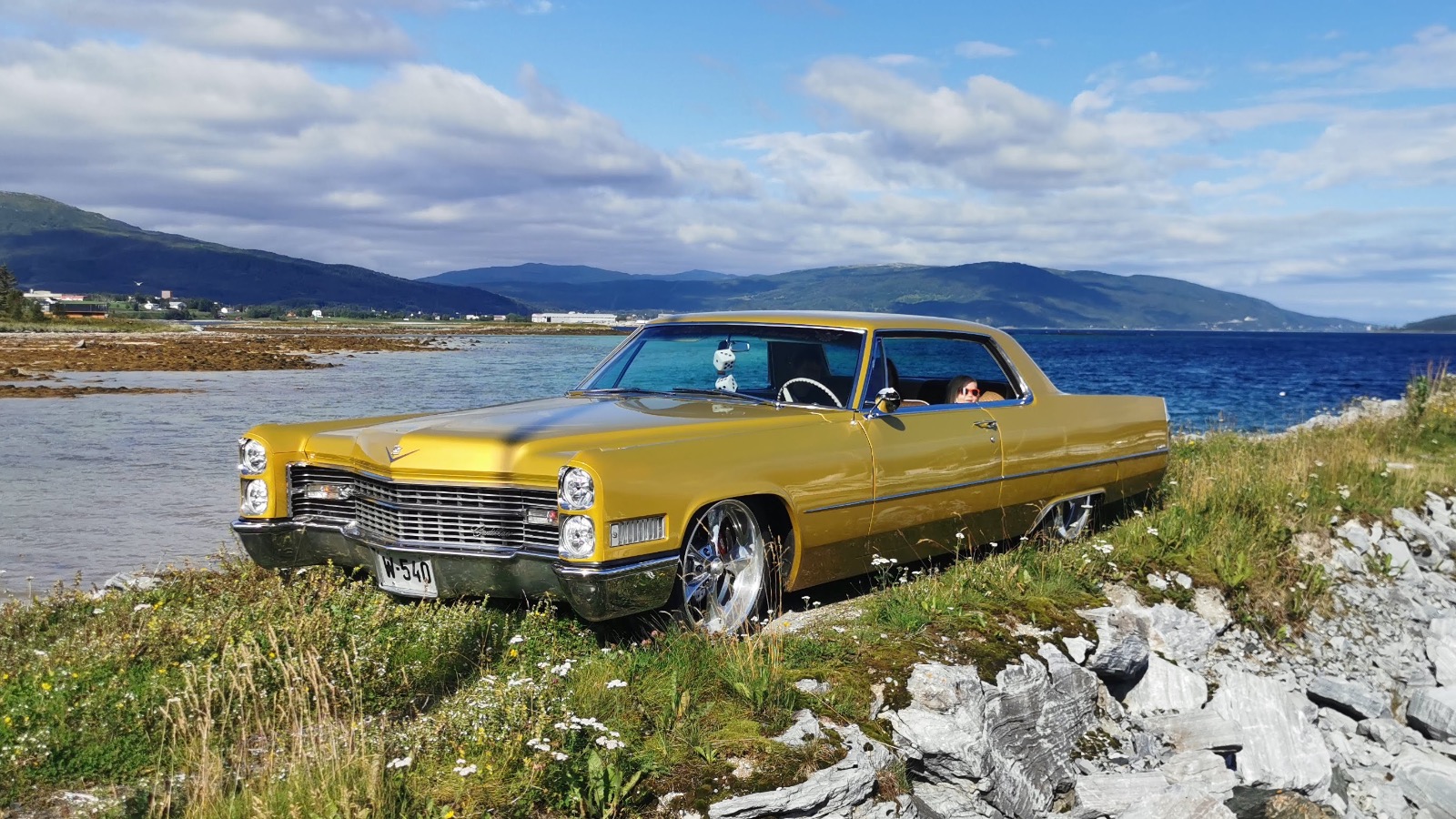 1966 Cadillac Coupe Deville