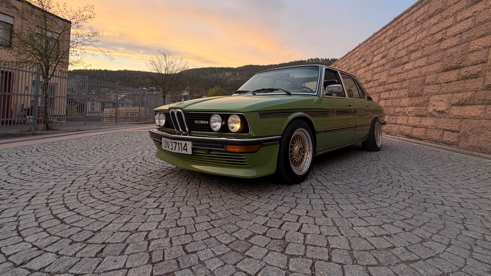 1978 BMW E12 528i  S38B38
