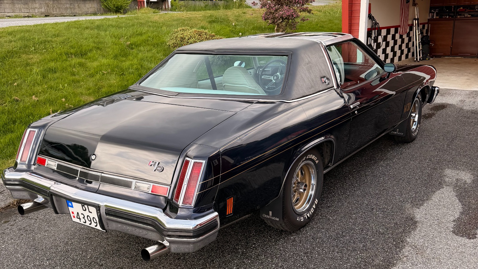 1975 Oldsmobile Cutlass Supreme - Hurst/Olds W-30 Coupe- T tak