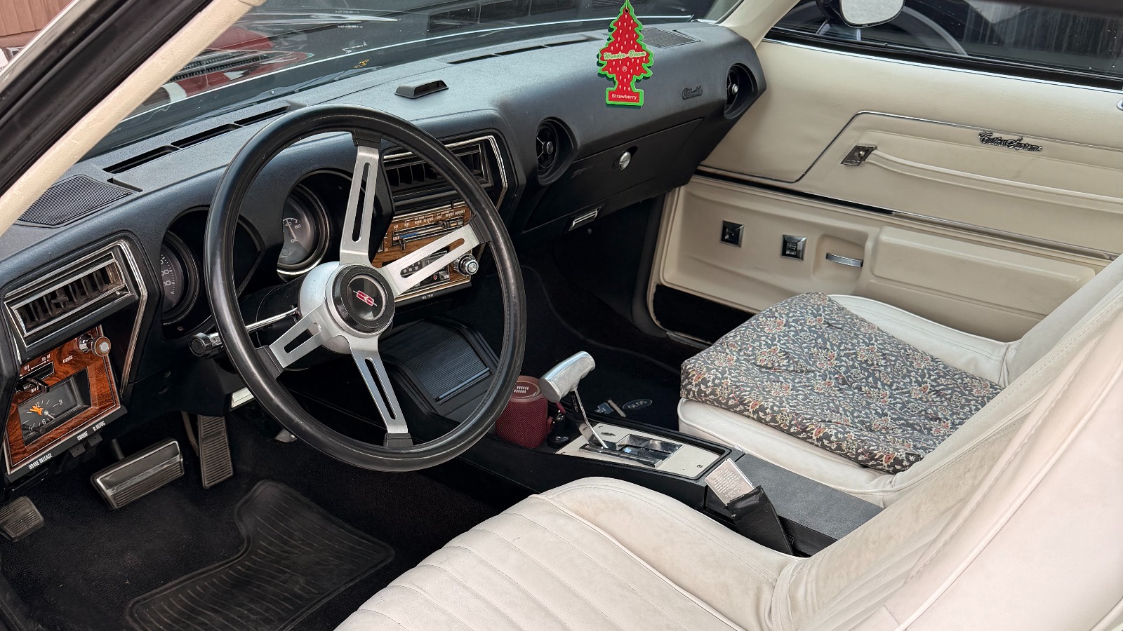 1975 Oldsmobile Cutlass Supreme - Hurst/Olds W-30 Coupe- T tak