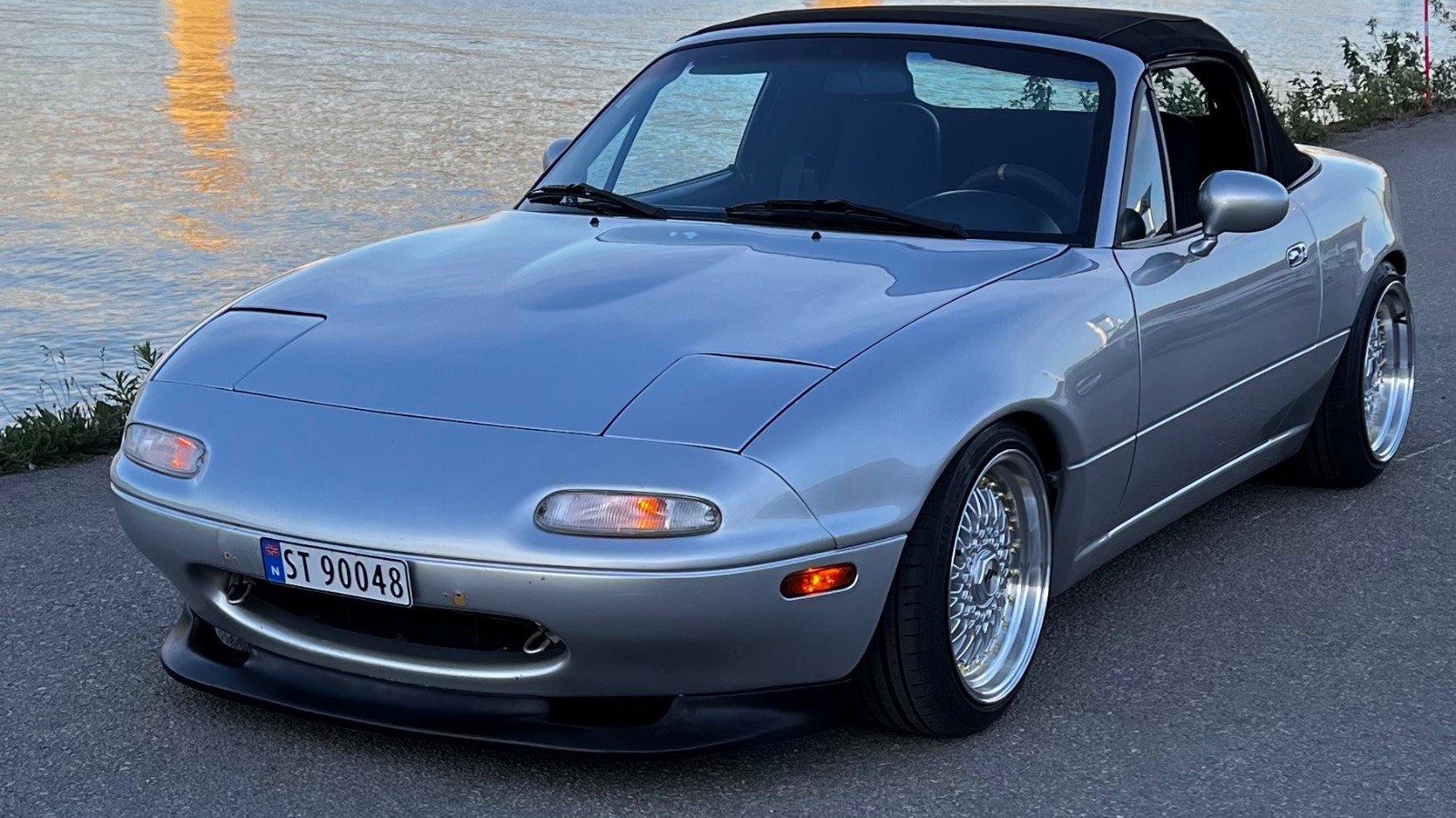 1991 Mazda Miata 