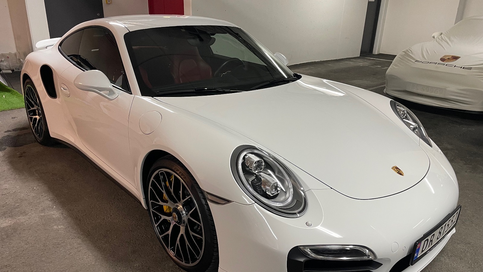 2014 Porsche Turbo S 