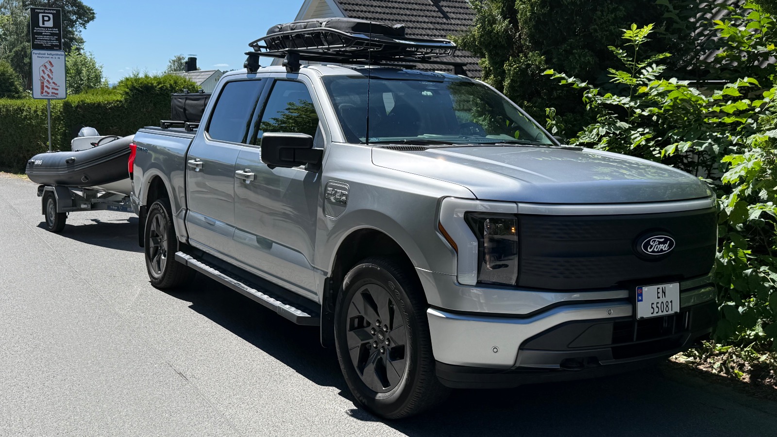 2022 Ford F150 Lightning XLT