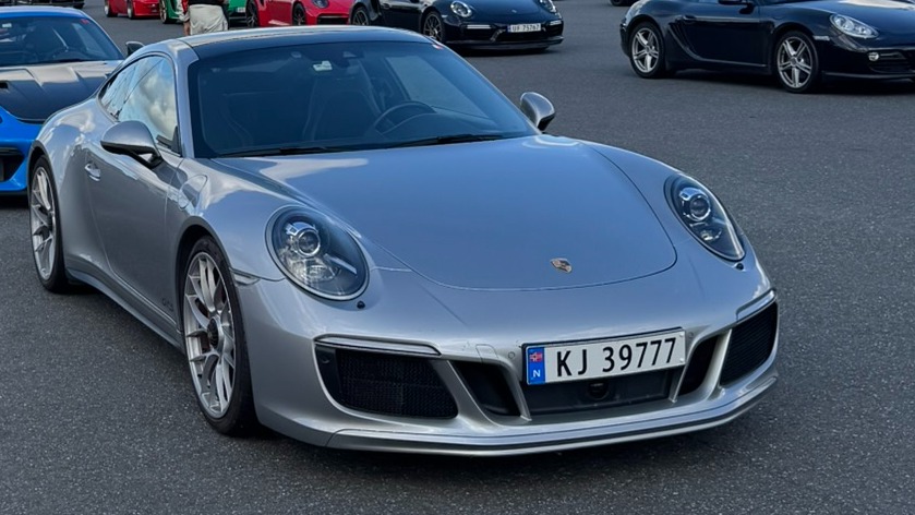 2017 Porsche Carrera 4 GTS 