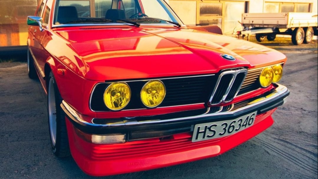 1977 BMW E12 535i  211hk 300nm 3,5liter motor