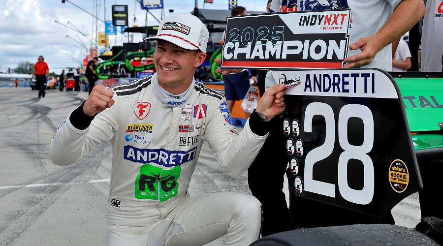 Som vinner av Indy NXT-serien i 2025 er Dennis sikret plass bak rattet i IndyCar neste år.