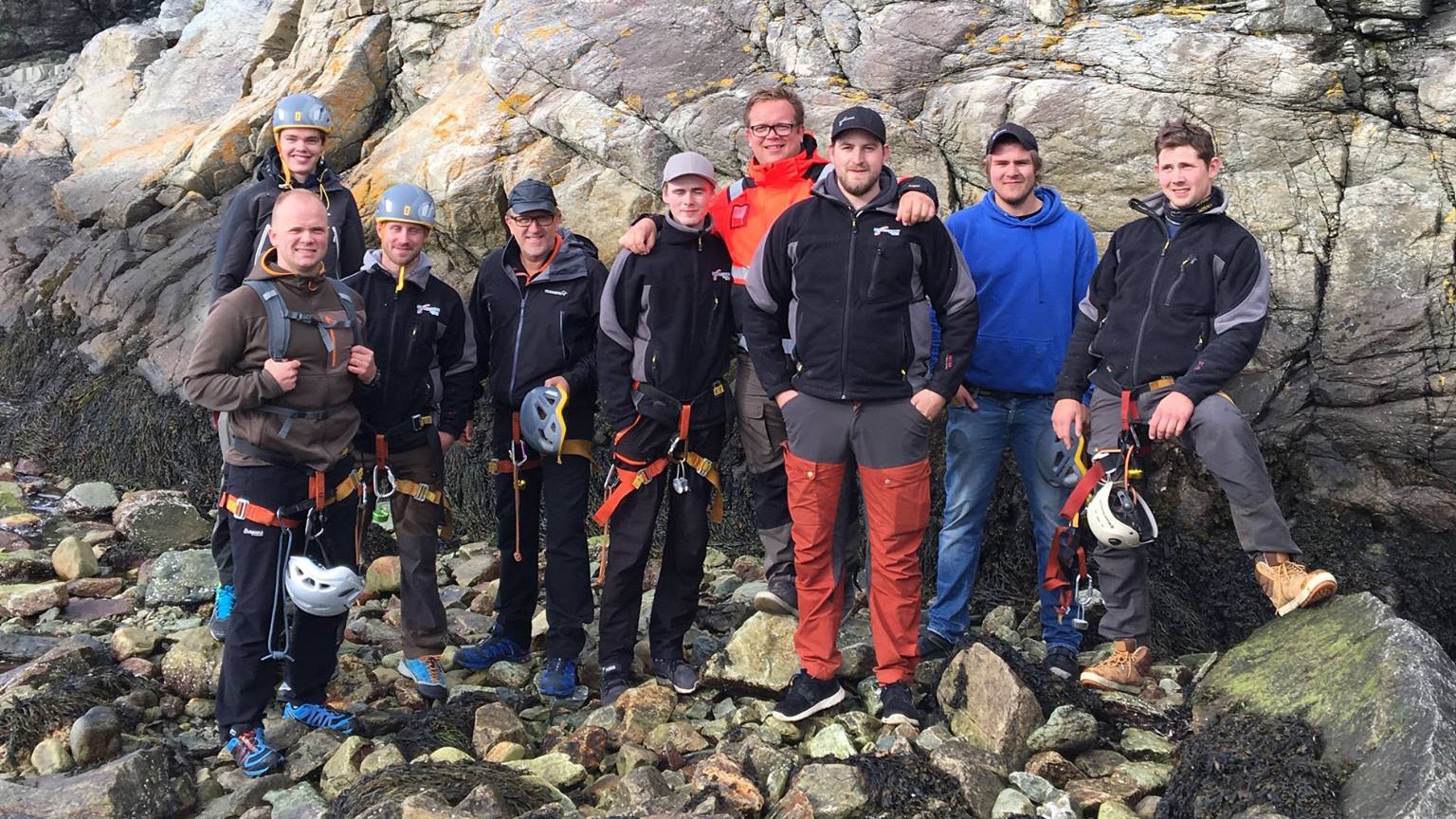 Teambuilding i fjellveggen. Ingen tvang til å bestige toppen. Arkivfoto.