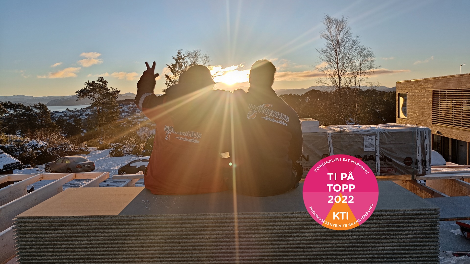 Bømlo-tømrere i solnedgang - klare for nye oppdrag for fornøyde kunder!
