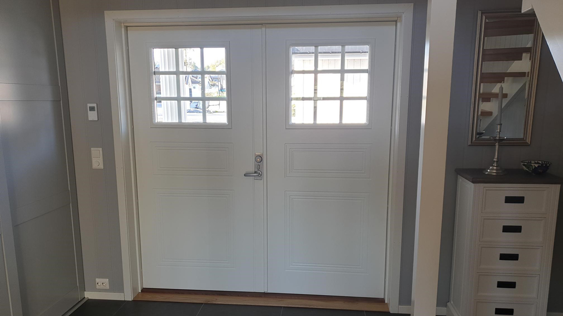 Norgeshus Harald Halvorsen Herskapelig Enebolig Arv Nar du kommer inn dora blir du mott av en herskapelig hall, med dobbel etasjehoyde og utsikt ut til den flotte terrassen. herskapelig enebolig arv