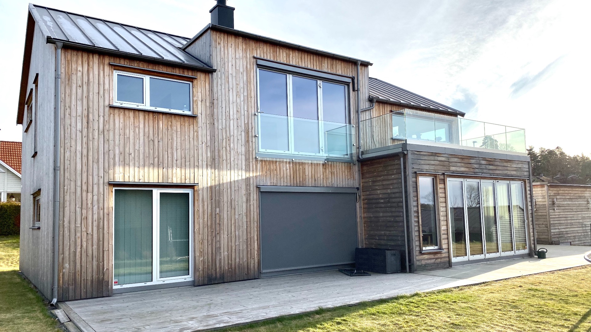 Moderne enebolig ved Årefjordstranda