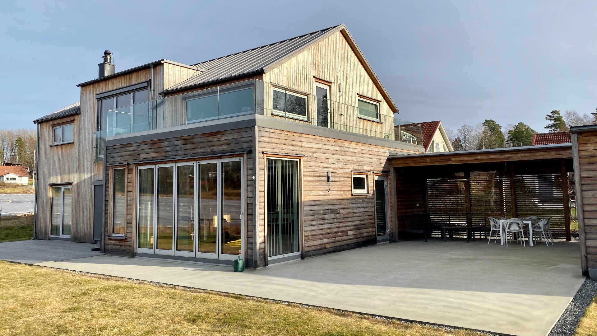 Moderne enebolig ved Årefjordstranda